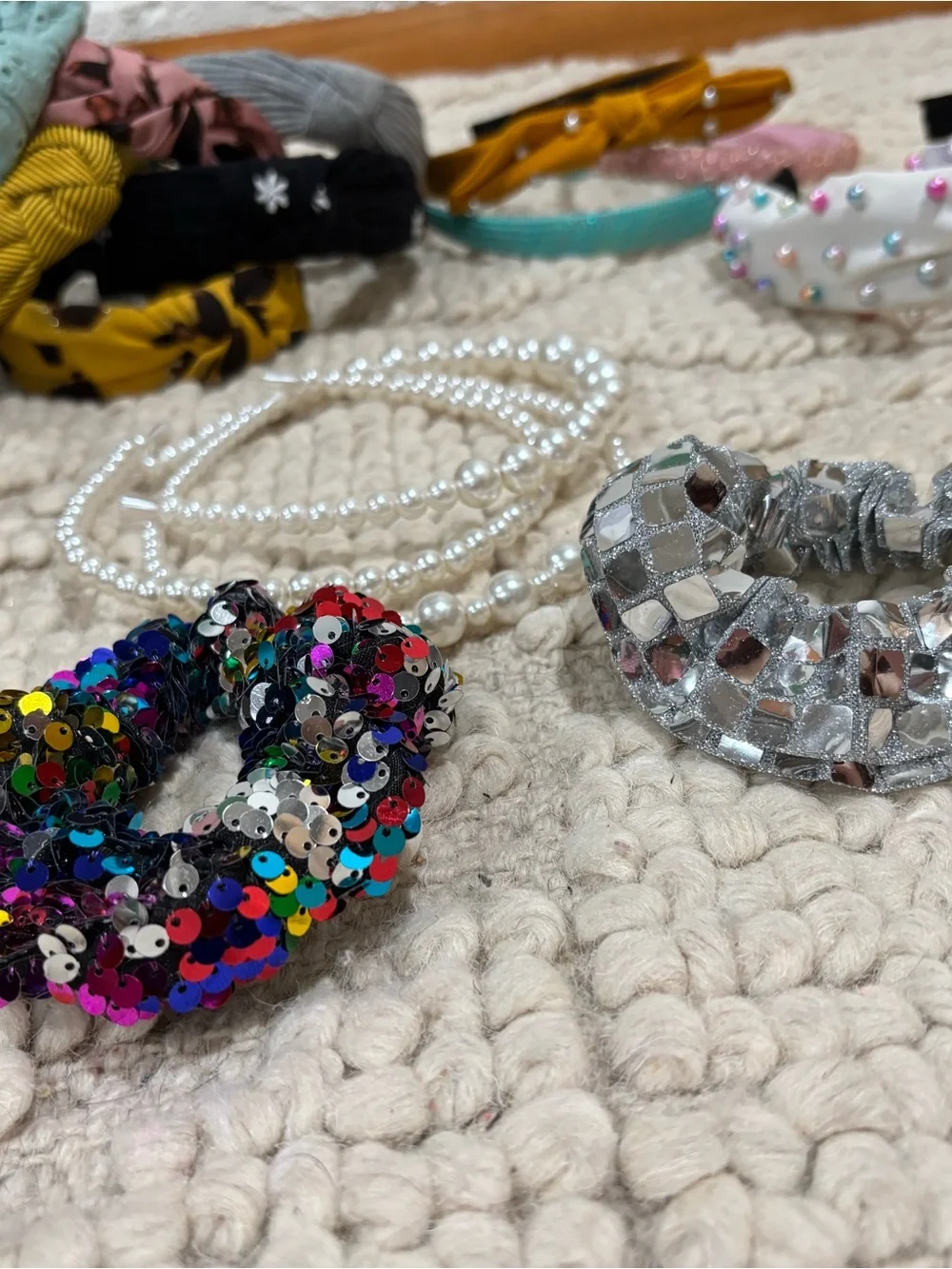 25 pieces Kids Multicolor Sequin & Pearl Hair Accessories Set
